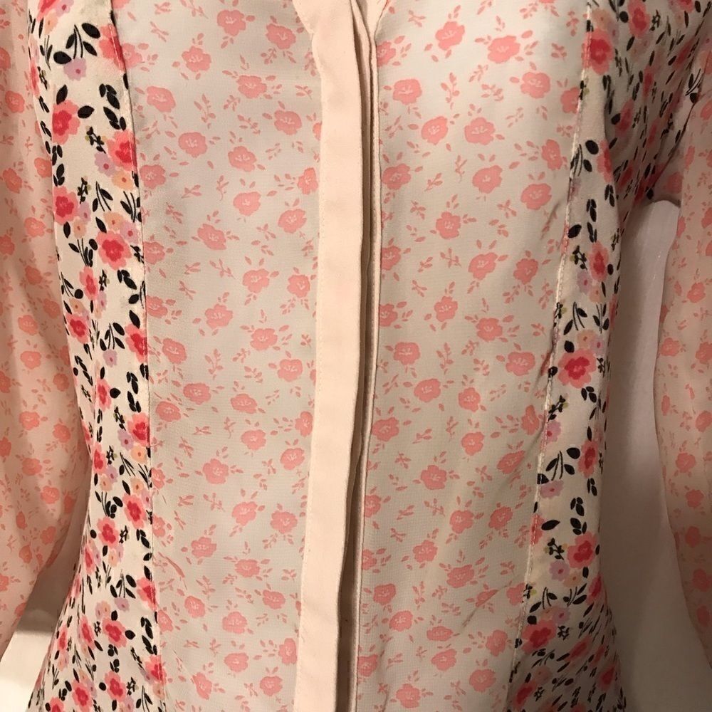 🌈Lauren Conrad XS Button Up Top! - Picture 5 of 7